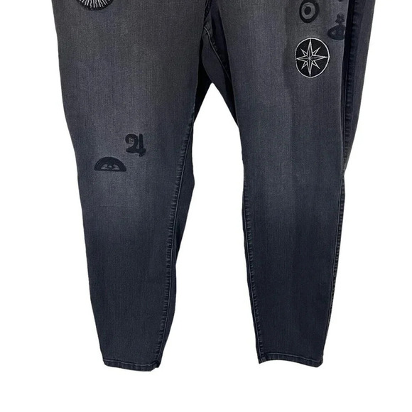 Torrid Black Jeans High Rise Ultra Skinny Size 20 Patchwork Moon Star Rhinestone - Picture 4 of 13